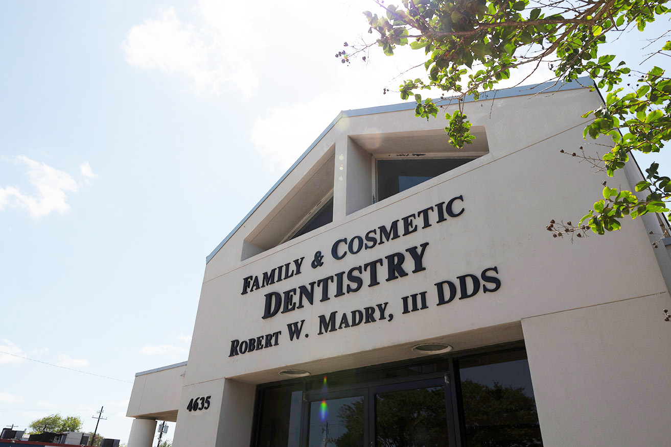 Dr. Robert Madry. Rob Madry DDS. General Dentist, Cosmetic Dentist, Restorative Dentist, Preventative Dentist, Family Dentist. Veneers, Teeth Whitening, Same-Day Crowns, Invisalign, Smile Makeover, Implant Restoration. Dentist in Corpus Christi, TX 78411